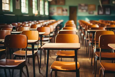 Con la pubblicazione del Decreto-Legge 9 settembre 2025, n. 127 in Gazzetta Ufficiale, entrano in vigore importanti novità per l’esame di Maturità, che ritorna ufficialmente al suo storico nome, dopo anni in cui era conosciuto come “esame di Stato conclusivo del secondo ciclo”. (Foto: AdobeStock. La foto può essere utilizzata solo con il seguente comunicato)