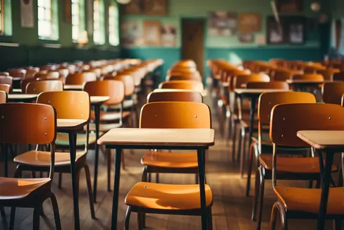 Con la pubblicazione del Decreto-Legge 9 settembre 2025, n. 127 in Gazzetta Ufficiale, entrano in vigore importanti novità per l’esame di Maturità, che ritorna ufficialmente al suo storico nome, dopo anni in cui era conosciuto come “esame di Stato conclusivo del secondo ciclo”. (Foto: AdobeStock. La foto può essere utilizzata solo con il seguente comunicato)