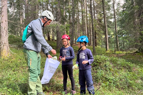 Einheimische und Gäste für mehr Eigenverantwortung im Umgang mit der Natur zu sensibilisieren, war das Ziel der CleanUp Days in Südtirol: Über 2500 Freiwillige waren dabei. (Foto: Geoparc Bletterbach)