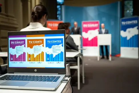 Al resultat dla cumpededa dla grupes de rujeneda 2024 pòssun ti dì de vester stabil, ajache la uszilazion ie sot a un percënt, da coche à dit l diretëur ASTAT Timon Gärtner pra la cunferënza stampa cun l presidënt dla Jonta provinziela Arno Kompatscher. (Foto: USP/Fabio Brucculeri)