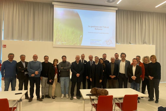 Über den Betrieb der Müllverbrennungsanlage in Bozen Süd hat sich heute eine Delegation aus dem Trentino informiert. (Foto: LPA)