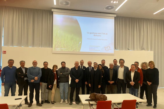 Über den Betrieb der Müllverbrennungsanlage in Bozen Süd hat sich heute eine Delegation aus dem Trentino informiert. (Foto: LPA)
