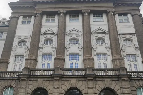 La Giunta ha deliberato oggi (7 maggio) il tirocinio curricolare per gli studenti e le studentesse dell’Università “Leopold Franzes” di Innsbruck da svolgersi nell’Amministrazione provinciale (Foto: ASP/Marie Clara)