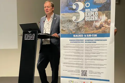 L'assessore provinciale all'Edilizia e Patrimonio Massimo Bessone ha portato i saluti della Giunta provinciale alla terza edizione del convegno internazionale Bolzano Explo Bozen (Foto: ASP)
