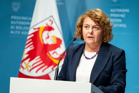 Für Landesrätin Rosmarie Pamer bietet das Chancenhaus die Möglichkeit, um bestehende Lücken, beispielsweise im Bereich der Übergangswohnungen für Frauen. (Foto: LPA/Fabio Brucculeri)