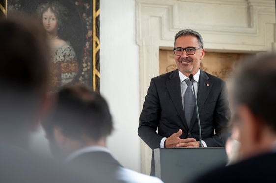Im Sinne Langers sollte das Archiv nicht als Andenken, sondern vielmehr „für den Versuch zu lernen, zu verstehen, zum nachempfinden“ genutzt werden, hielt Landeshauptmann Arno Kompatscher fest. (Foto: LPA/Fabio Brucculeri)