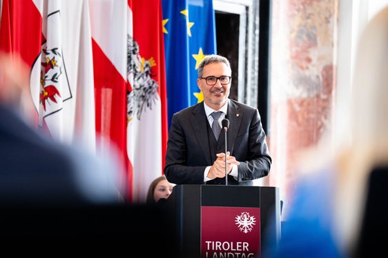 Landeshauptmann Arno Kompatscher erläuterte die Ausgangslage sowie die Neuerungen der Autonomiereform. (Foto: Tiroler Landtag/Christanell)