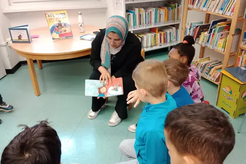 In occasione della Giornata mondiale della diversità culturale, del dialogo e dello sviluppo il 21 maggio, il Servizio di coordinamento per l'integrazione organizza per la quarta volta la giornata di letture #multilingual, da un'idea dell'Ufficio educazione permanente e lingue della Ripartizione cultura tedesca. (Foto: USP/KOI)