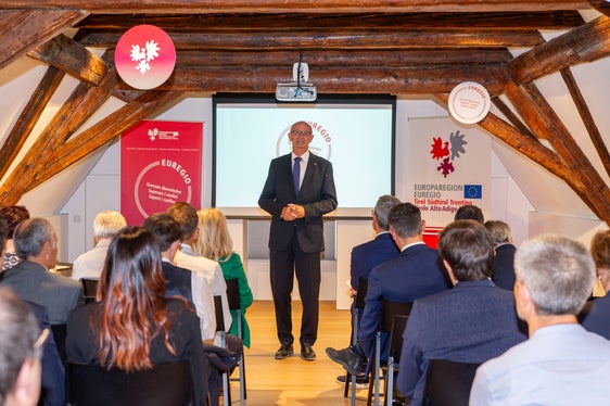 Il capitano del Tirolo Anton Mattle: la sostenibilità è all'ordine del giorno, soprattutto in tempi di cambiamenti climatici e di inflazione. L'Euregio la pone a tutti gli effetti in primo piano. (Foto: ASP/Fabio Brucculeri)