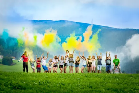 Durante l'anno scolastico e nelle vacanze, l'Ufficio provinciale Servizio giovani pubblica sul proprio sito web gli eventi dedicati a un'organizzazione creativa e variegata del tempo libero. (Foto: Jugenddienst Dekanat Bruneck)