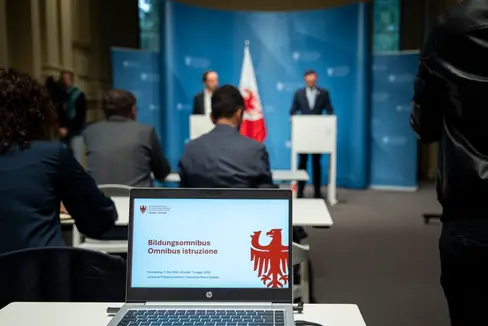 Cun na lege omnibus per la furmazion dëssel unì a s’l dé plu valivamënc tl ciamp dla scola y furmazion, che porta a na majera autonomia de manejamënt y a plu sauridanzes. (Foto: USP/Fabio Brucculeri)