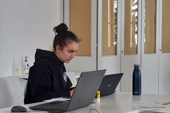 Modellieren am PC (Foto: LPA/Deutsche Bildungsdirektion)