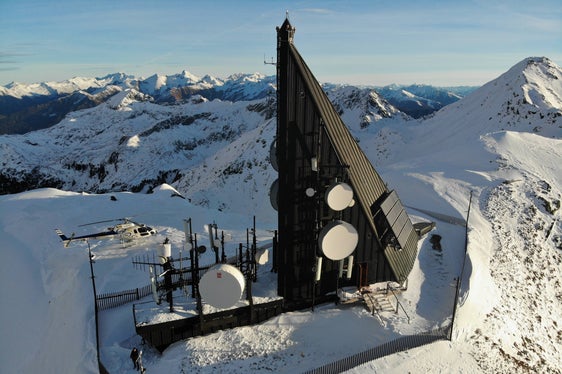 Im Bild die RAS-Sendeanlage Hohe Scheibe im Sarntal (Foto: LPA/RAS)