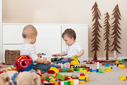 Um Spielgruppen auch in kleinen, strukturschwachen Gemeinden einrichten zu können, hat die Landesregierung auf Antrag von Familienlandesrätin Pamer die Finanzierungskriterien im Bereich der Familienbildung angepasst. (Foto: LPA/Familienagentur/Ingrid Heiss)