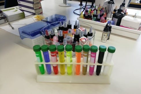 Dal 4 gennaio 2022 è in vigore il Regolamento europeo per rendere gli inchiostri per tatuaggi più sicuri per la salute. (Foto ASP/Nadia Franzoi)