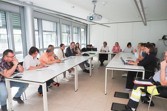 Die Mitglieder des Landeskomitees für Gesundheitsschutz und Sicherheit am Arbeitsplatz haben sich am 9. Juni im Landhaus 12 getroffen, um sich über die wichtigsten Maßnahmen im Bereich Gesundheitsschutz und Sicherheit am Arbeitsplatz zu informieren. (Foto: LPA/Ursula Pirchstaller)