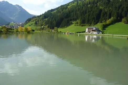 Der Mühlwalder Stausee (im Bild) versorgt das Wasserkraftwerk Mühlen mit Wasser versorgt. (Foto: LPA/Amt für Gewässerschutz)