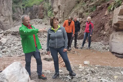 L'assessora provinciale Hochgruber Kuenzer in occasione del sopralluogo (Foto: ASP/Marcella Morandini)