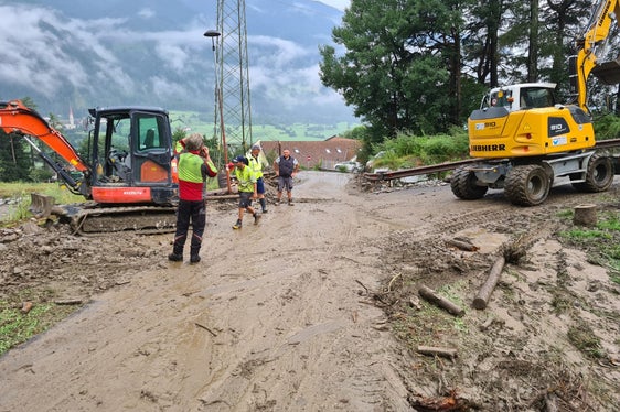Gran lavoro dei operai e tecnici dopo il maltempo delle ultime due giornate in Alto Adige. (Foto: Ufficio Sistemazione bacini montani nord)