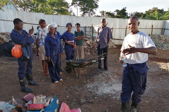 Die lokale Bevölkerung, unter anderem in Kyotera in Uganda, für Umweltschutz sensibilisieren: Dies ist einer der Aspekte des Projektes, das von den Euregioländern Tirol, Südtirol und Trentino unterstützt wird. (Foto: LPA/Amt für Außenbeziehungen und Ehrenamt)