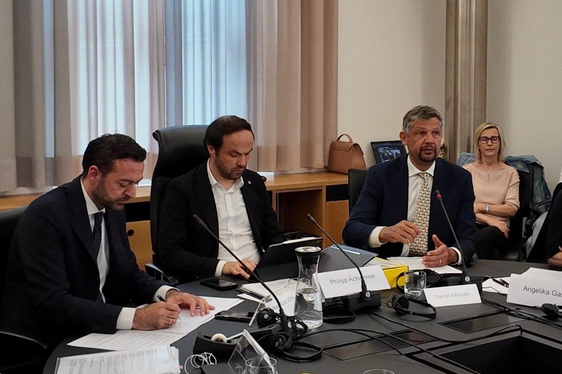Gli assessori provinciali alla Cultura (da sinistra) Marco Galateo, Philipp Achammer e Daniel Alfreider (Foto: USP/Dipartimento Istruzione, Formazione e Cultura ladina/Bruno Benedetto)