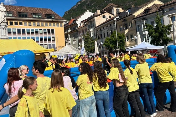 Il primo Yellow day ha mostrato alla cittadinanza intera l’esperienza e le tappe del percorso educativo-formativo dei “gialloni” e degli animatori. (Foto: USP/Ufficio politiche giovanili)