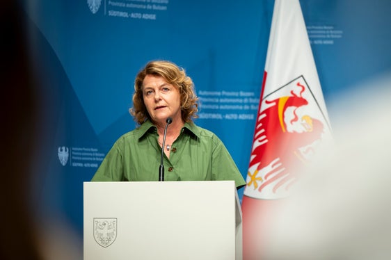 Wir wollen Familien auch im Sommer bei der Vereinbarkeit unterstützen, hielt Familienlandesrätin Rosmarie Pamer fest. (Foto: LPA/Fabio Brucculeri)