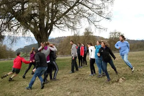 Um Schulabbrüchen vorzubeugen setzen die berufsbildenden Schulen auf ESF-unterstützte Schulsozialarbeit. Angeboten werden erlebnispädagogisches und praxisnahes Lernen sowie individuelle Beratung. (Foto: LPA/Landesdirektion deutschsprachige Berufsbildung)