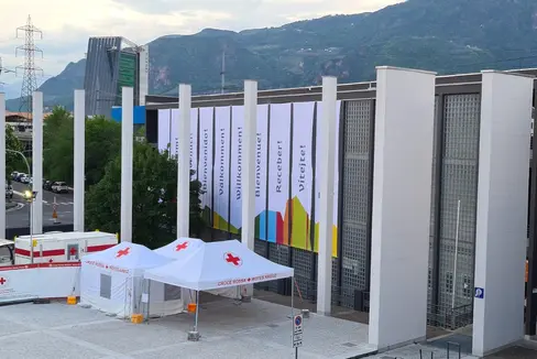 Il Centro di prima accoglienza per i profughi ucraini presso la Fiera di Bolzano (Foto: Agenzia della Protezione civile/Matteo Vischi)