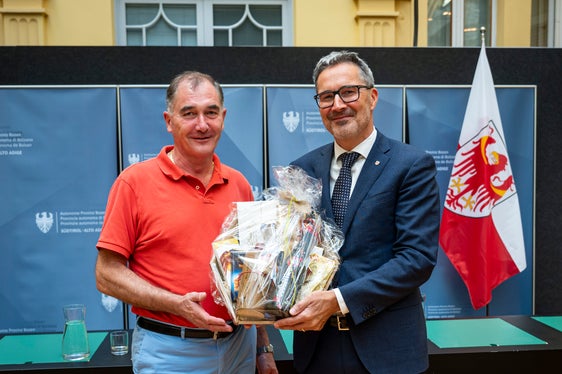 L'Alto Adige è un modello per noi sotto molti aspetti. Possiamo imparare gli uni dagli altri, soprattutto quando si tratta di plurilinguismo, ha sottolineato il presidente di Lovos Patrick Heinen. (Foto: USP/Fabio Brucculeri)