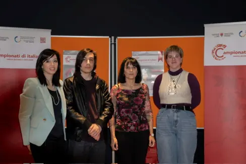 Si sono svolte ieri (13 marzo) all'Istituto “Durst” di Bressanone le fasi finali dei Campionati di italiano seconda lingua, Elias Rossetti e Silvia Reinhalter i vincitori dell’edizione 2024, nella foto con le docenti Paola Rizzi e Cristina Corbetta (Foto: ASP/Viktoria Leitner)