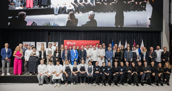 N gran pruiet de cumunicazion se damanda truep partners: fotografia de grupa cun i truep partezipanc dl Tirol, Südtirol y Trentin (Foto: USP/Bernhard Aichner)