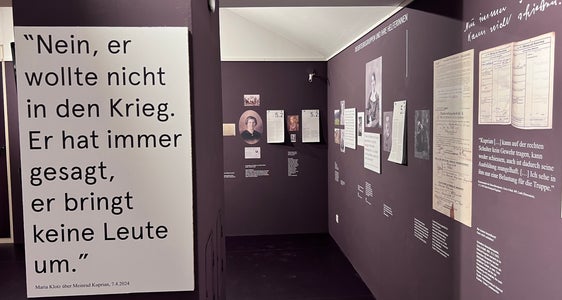 Blick in die Deserteurs-Ausstellung im Turmmuseum Oetz. (Foto: Ötztaler Museen)