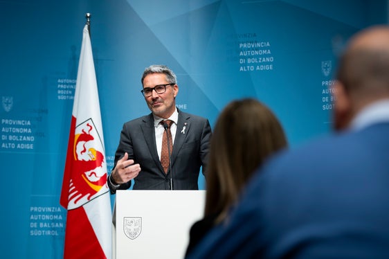 Wir gehen davon aus, dass es gelingen wird, in Zusammenarbeit mit dem Ministerium für Universität und Forschung im Laufe der nächsten Monate das Konservatorium als eigene Musikfakultät in die Universität eingliedern zu können, sagte Landeshauptmann Arno Kompatscher. (Foto: LPA/Fabio Brucculeri)