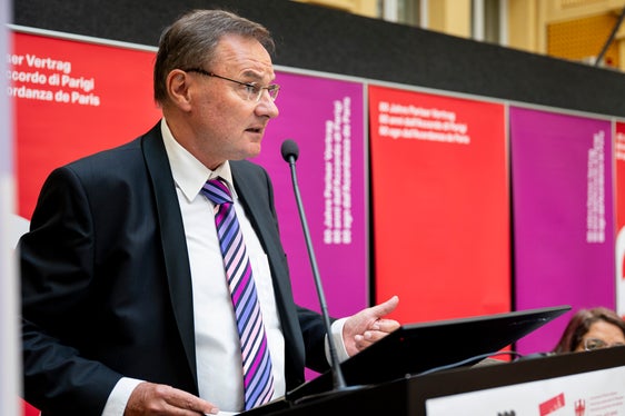 Michael Gehler, Direktor des Instituts für Geschichte der Universität Hildesheim, zeichnete zu Beginn den Weg nach, der zum Pariser Abkommen führte – dem ersten Baustein der Autonomie und des Schutzes der sprachlichen Minderheiten in Südtirol – und zu dessen Entwicklungen bis 1947. (Foto: LPA/Fabio Brucculeri)