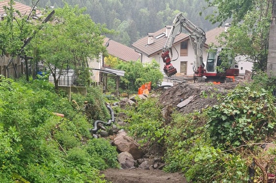 Durante gli interventi, che dovrebbero durare circa tre mesi, verrà realizzata una piccola barriera di contenimento sopra la frazione di Tisana (Foto: ASP/Ufficio Sistemazione bacini montani sud)
