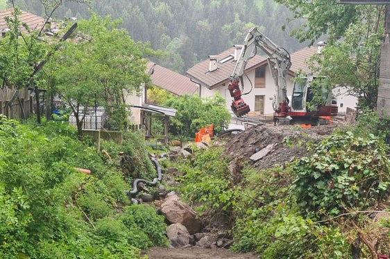Durante gli interventi, che dovrebbero durare circa tre mesi, verrà realizzata una piccola barriera di contenimento sopra la frazione di Tisana (Foto: ASP/Ufficio Sistemazione bacini montani sud)
