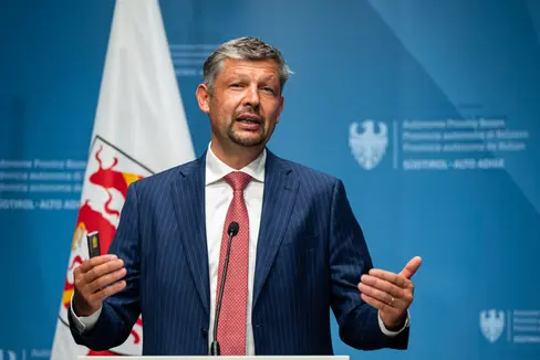 Mit der Südspange schaffen wir eine leistungsfähige Verbindung, die den Menschen konkret zugutekommt, sagt Mobilitätslandesrat Daniel Alfreider. Der Verkehr wird besser verteilt, die Sicherheit erhöht und die Radmobilität gestärkt. Entscheidend ist, dass Land und Gemeinde klare Verantwortung übernehmen und die Umsetzung gut abstimmen. (Foto: LPA/Fabio Brucculeri)