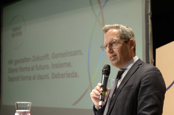 Il presidente della Comunità Comprensoriale del Burgraviato Alois Peter Kröll. (Foto:ASP)