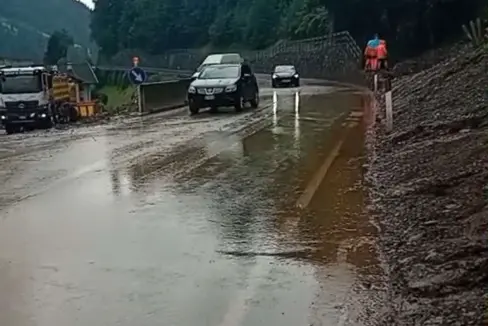 Alle ore 16.05 ha potuto riprendere la circolazione del traffico, dopo meno di 12 ore di chiusura provvisoria. (Foto: USP)