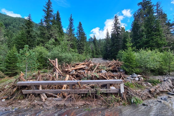 In der Gemeinde St. Martin in Thurn sind mehrere Seitenbäche der Lasanke über die Ufer getreten, darunter der Kompatschbach, im Bild bei seiner Mündung in die Lasanke. (Foto: LPA/Landesamt für Wildbach- und Lawinenverbauung Ost)