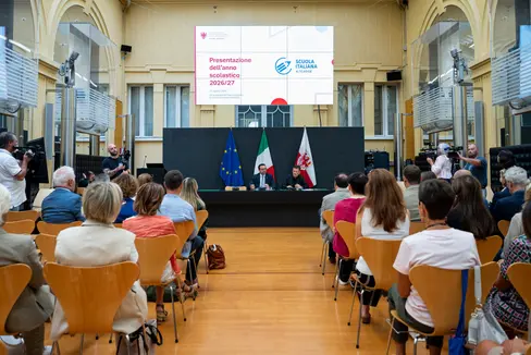 Am 27. August wurden Daten und Neuerungen des anstehenden Schuljahres 2026/27 der italienischsprachigen Bildungseinrichtungen vorgestellt. (Foto: LPA/Fabio Brucculeri)