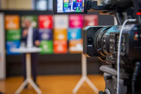 Le misure contenute nel “Piano Clima Alto Adige 2040” possono essere integrate o migliorate dalla pubblica amministrazione. Dal gennaio 2024 via al lavoro di monitoraggio dei gruppi di interesse. (Foto: ASP/Fabio Brucculeri)