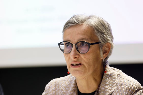 La direttrice Rolanda Tschugguel ha sottolineato quanto la Ripartizione sia impegnata nel sostenere il diritto allo studio con l'obiettivo di offrire agli studenti pari opportunità (Foto: USP/Tiberio Sorvillo)