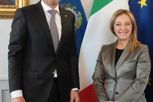 Il presidente della Provincia autonoma di Bolzano, Arno Kompatscher, e la presidente del Consiglio dei ministri, Giorgia Meloni. (Foto: governo.it)