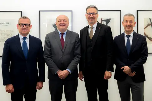 Sie empfingen den Minister Gilberto Pichetto Fratin im Palais Widmann (von links): der Landesrat für Hochbau, Valorisierung des Vermögens, Grundbuch und Kataster Christian Bianchi, der Minister für Umwelt und Energiesicherheit Gilberto Pichetto Fratin, der Landeshauptmann von Südtirol Arno Kompatscher und der Landesrat für Umweltschutz, Natur- und Klimaschutz, Energie, Raumordnung und Sport, Peter Brunner. (Foto: Manuela Tessaro)
