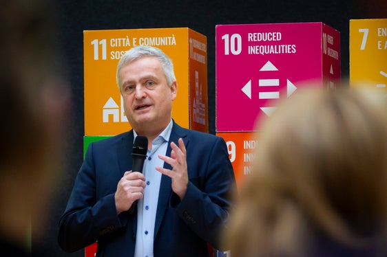 Ulrich Santa, Direktor der Agentur für Energie Südtirol – Klimahaus, die für die Organisation und Gestaltung der beiden Beteiligungsformate verantwortlich ist: Klimabürgerrat und Stakeholder Forum Klima spielen eine wichtige Rolle für die erfolgreiche Umsetzung des Klima Plans Südtirol 2040. (Foto: LPA/Fabio Brucculeri)