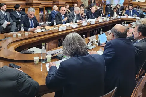 Der Stand der PNRR-Gesundheitsprojekte und die Abrechnung der Maßnahmen standen in Rom bei einem Treffen von Landesrat Hubert Messner, Vertretern der Regionen und autonomen Provinzen mit Gesundheitsminister Orazio Schillaci und Europa-Minister Tommaso Foti im Mittelpunkt. (Foto: LPA/Michael Mayr)