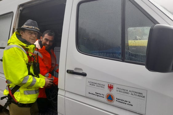 Hartmann Stuefer und Herbert Thaler vom Landesamt für Hydrologie und Stauanlagen (Foto: LPA/Maja Clara)