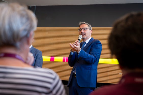 Landeshauptmann Arno Kompatscher beim Stakeholder Forum Klima: Bei diesem Beteiligungsformat ging es darum, die Expertise der direkt Betroffenen einzuholen. Daraus haben wir viel gelernt. (Foto: LPA/Fabio Brucculeri)